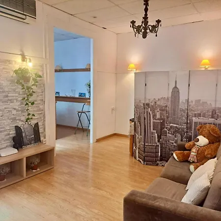 Grupos Hasta 8 En Plena Rambla De Cataluna * 巴塞罗那