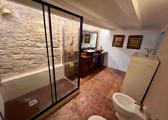 Grupos Hasta 8 En Plena Rambla De Cataluna Gasthof *